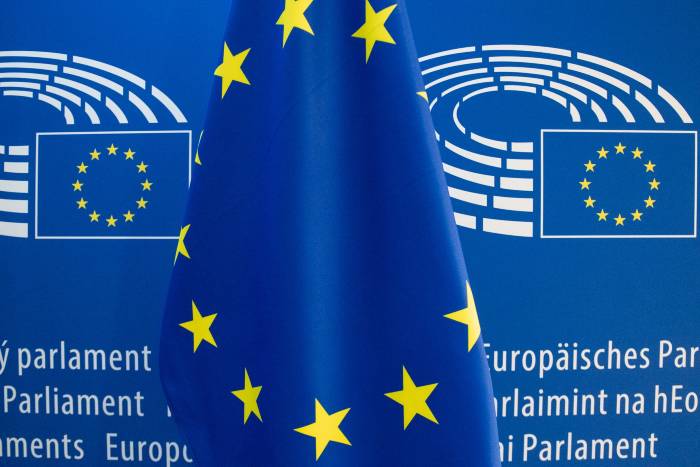 Nuova stretta UE sull’asilo: Paesi di origine sicuri e rigetto rapido